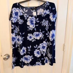 NWT Lane Bryant Navy and White Floral Short-Sleeve Tunic
